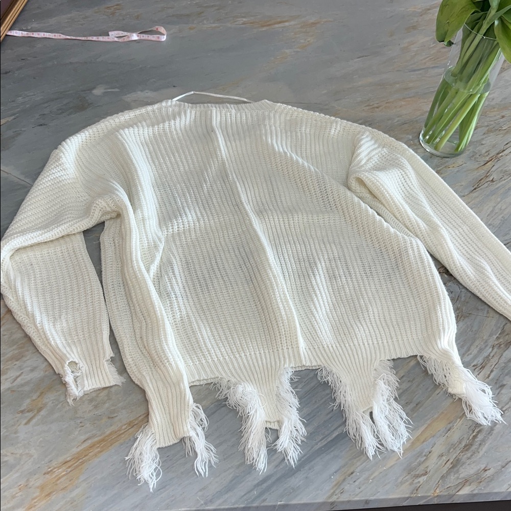 Fringed White Sweater with 'I Love Weekends' Design - Picture 2 of 2